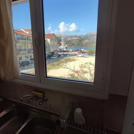 Apartman Ourania *